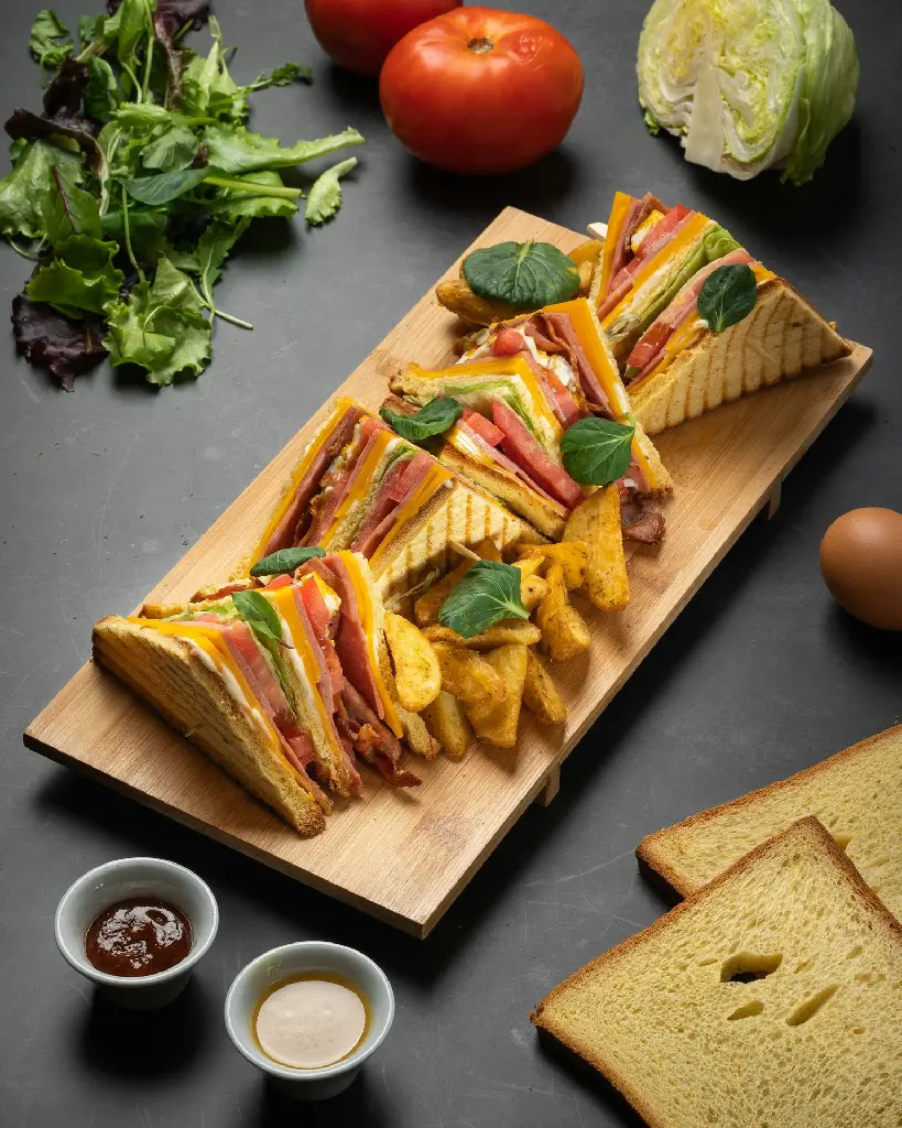 unsplash_A5-_4yJFFj4_veg sandwich.webp