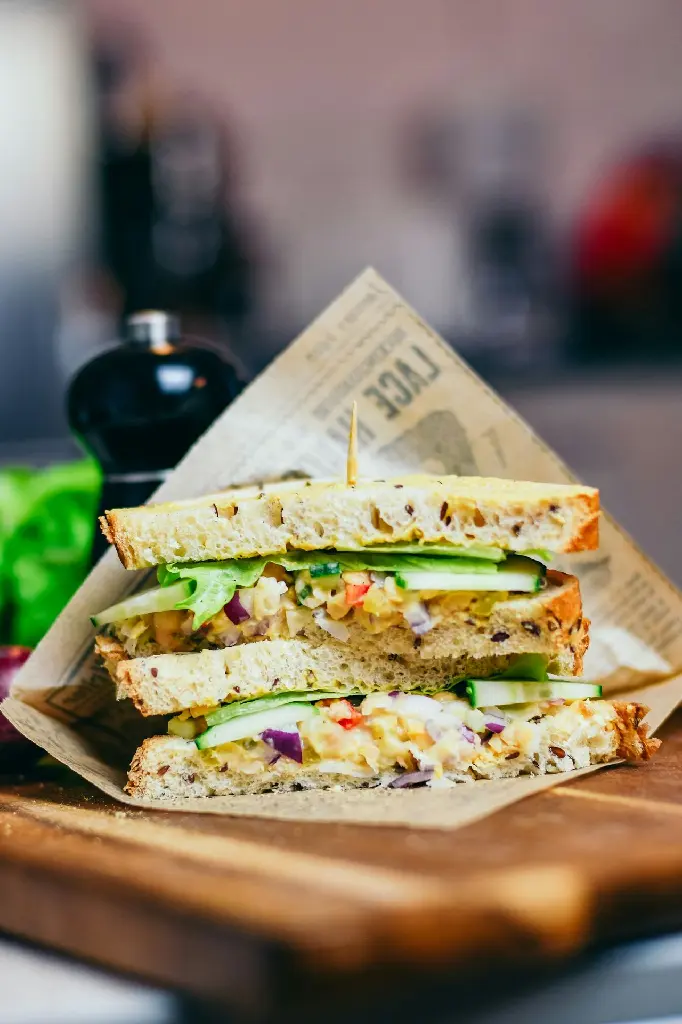 unsplash_U0PiIS4Uvkc_grilled veg sandwich.jpg.jpg.webp