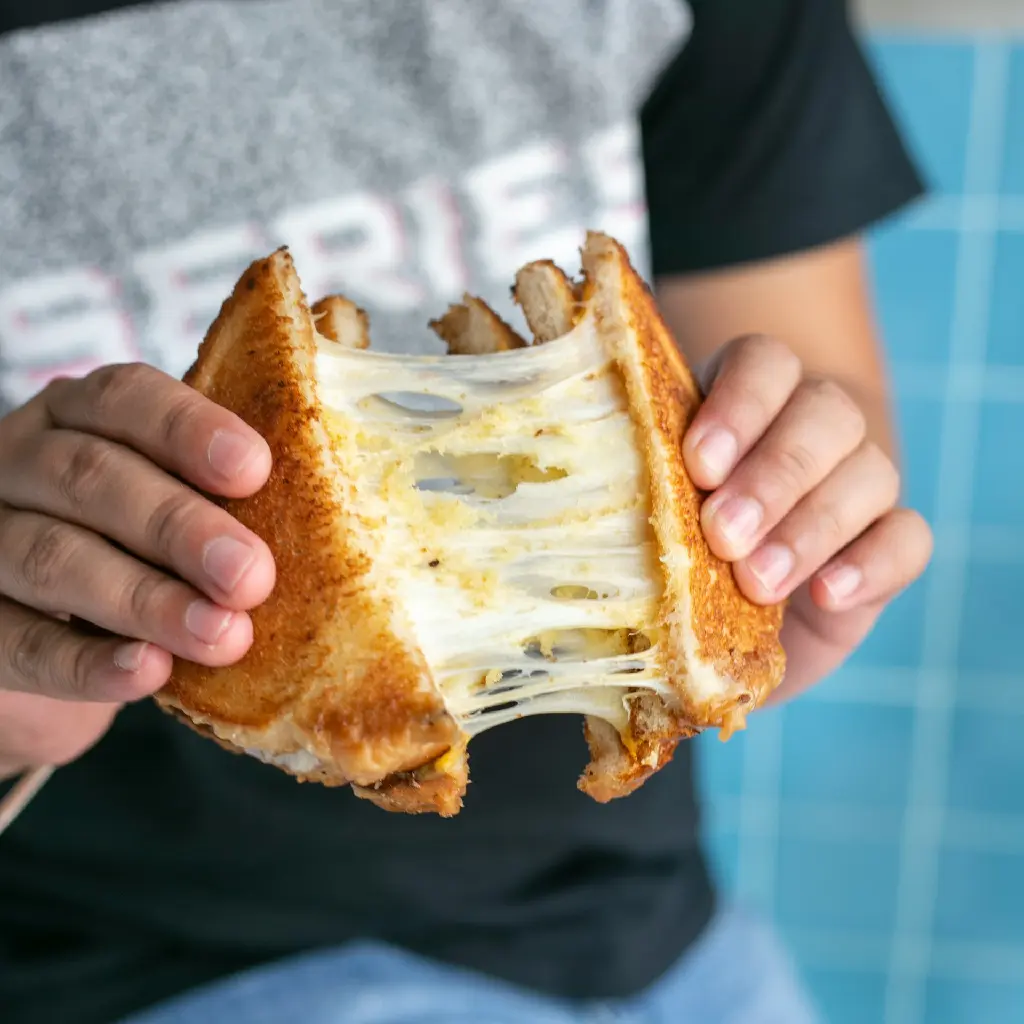 unsplash_4j5FG4qgA8s_cheese sandwich.jpg.webp