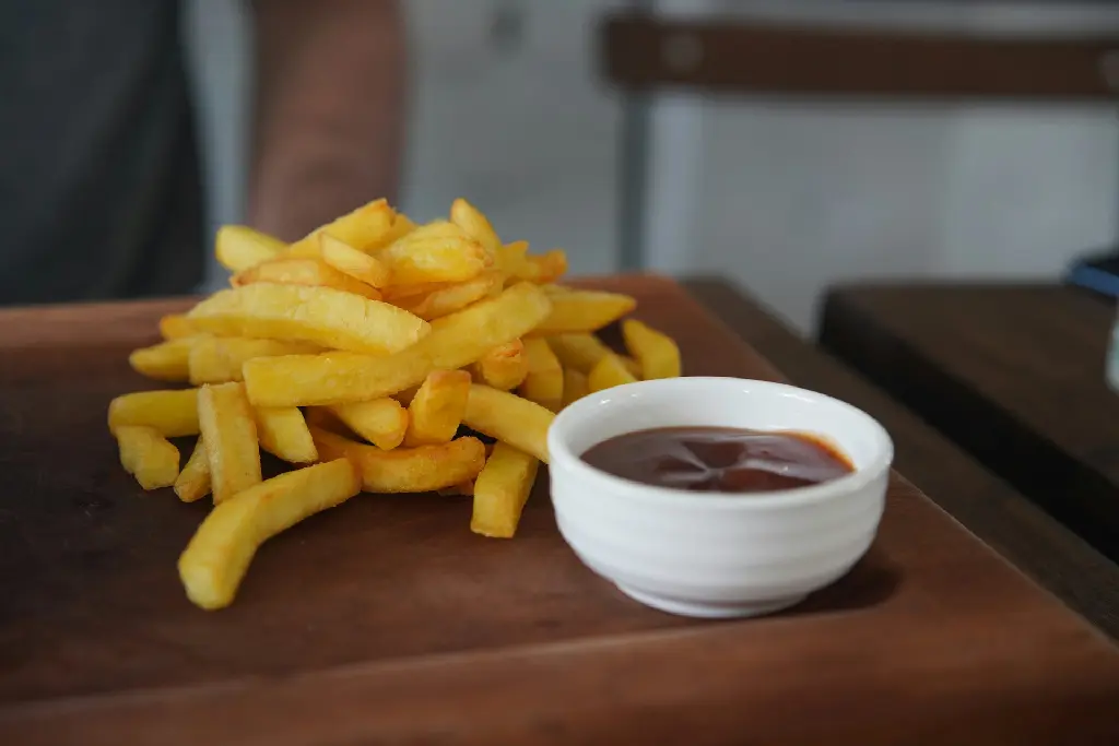 unsplash_x-lXO1C1NCA_french fries.jpg.webp